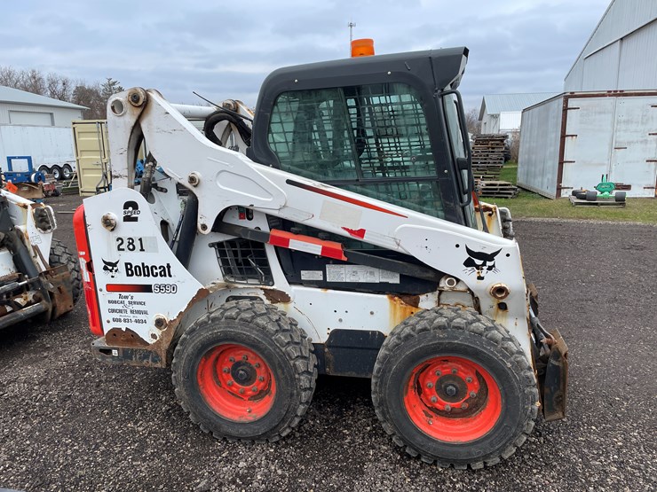 2015-bobcat-s590-image-4