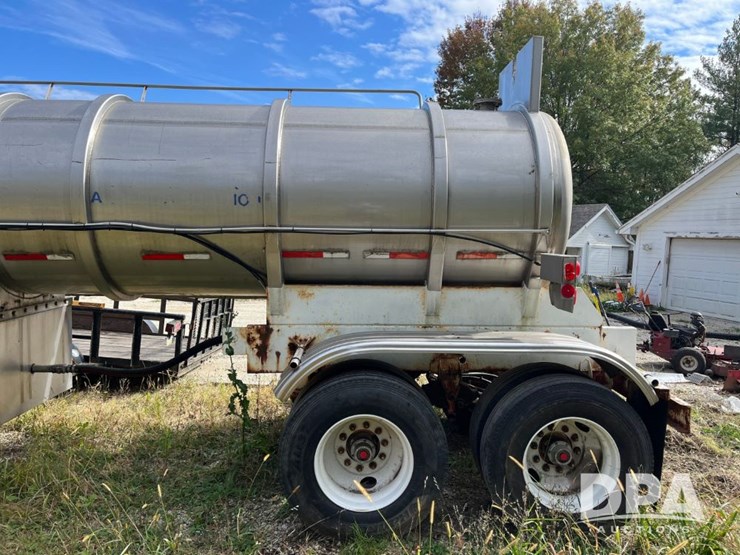 1982-heil-trailer-image-14