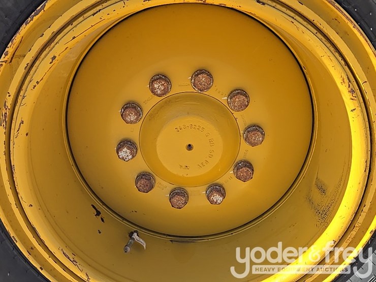 2016-caterpillar-120m2-image-18