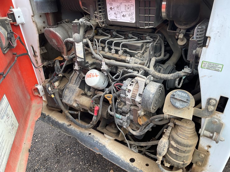 2014-bobcat-s530-image-15