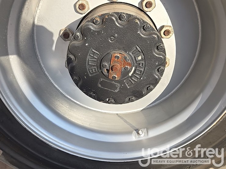 2014-jlg-800aj-image-68