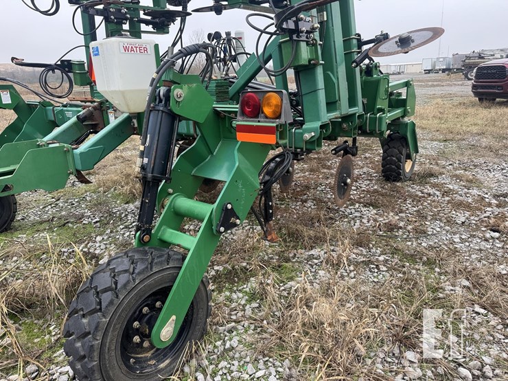 2015-great-plains-np40-image-27