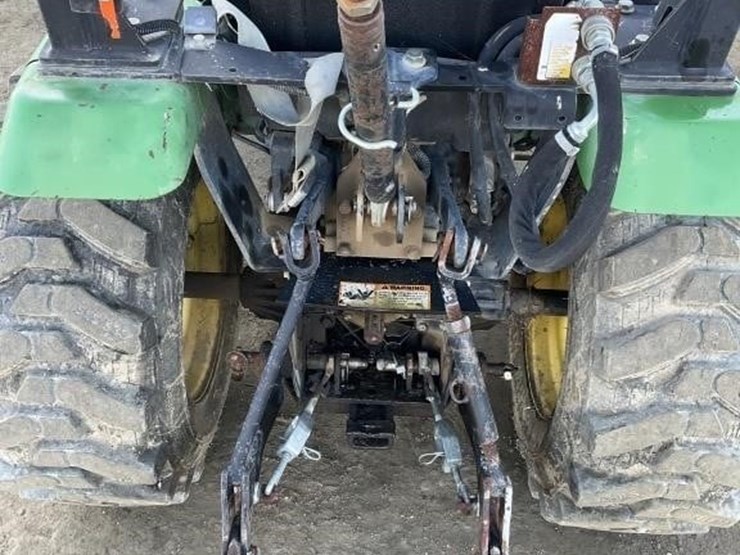 john-deere-2320-image-8