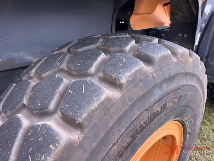 2019-case-621g-image-10