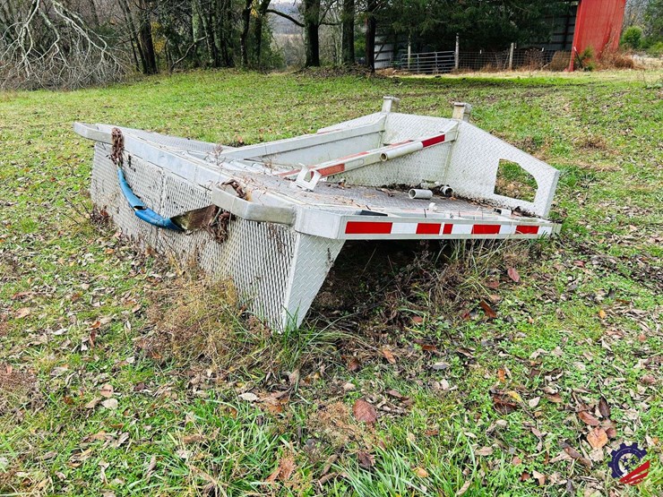aluminum-7ft-flatbed-truck-body-image-5
