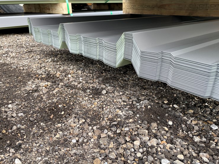 #1242-•-12'-sheets-of-steel-siding-image-3