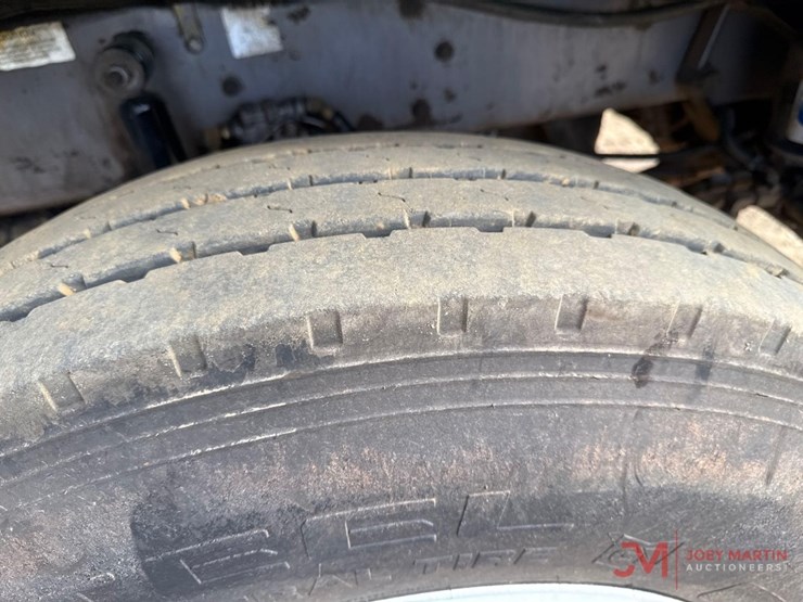 1997-kenworth-day-cab-truck-tractor-image-14