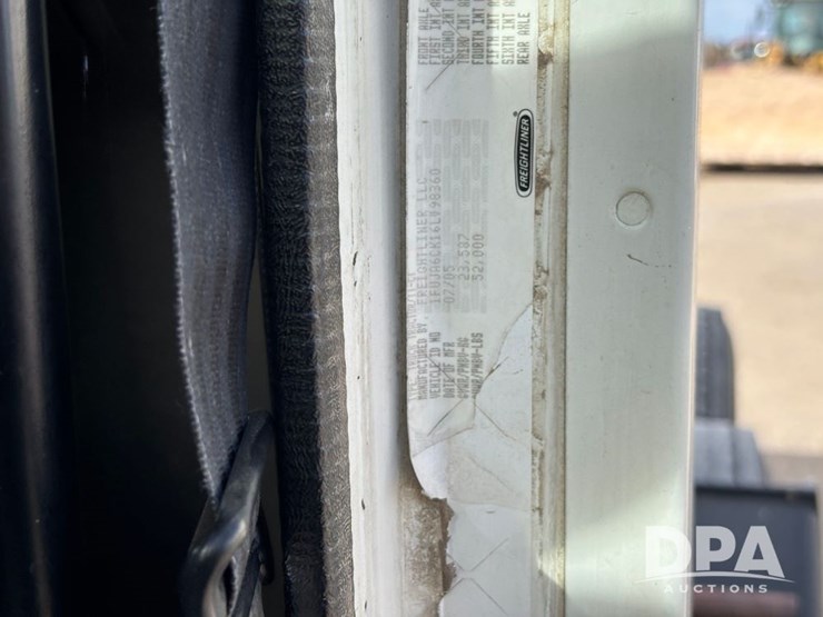 2006-freightliner-day-cab-truck-(gp12099,-unit-802)-image-89