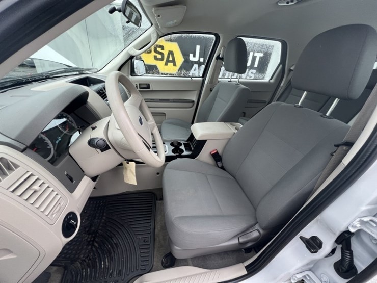 2009-ford-escape-image-24