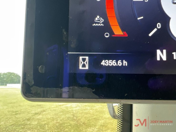 2019-case-621g-image-19