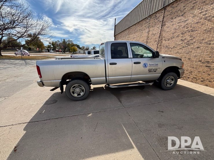 2004-dodge-2500-image-6