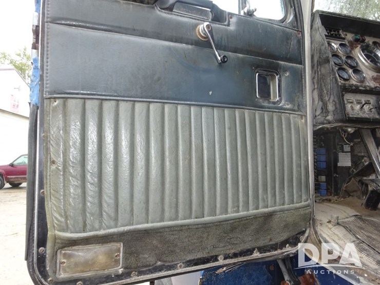 1990-kenworth-liquid-nurse-truck-(pz14113)-image-76