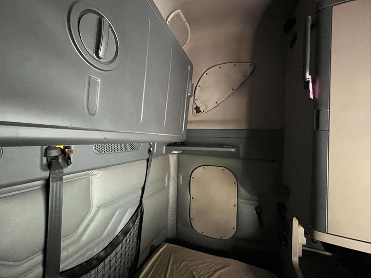 2018-freightliner-cascadia-evolution-t/a-truck-tractor-image-68