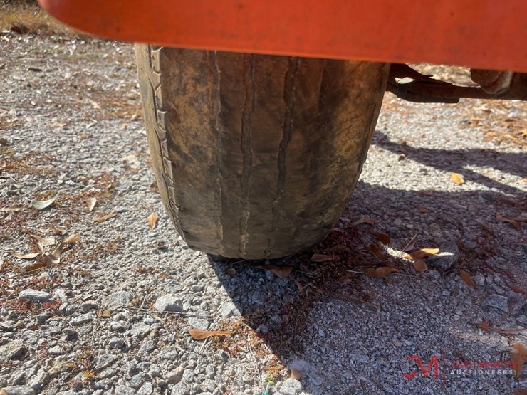 towable-arrow-board-directional-sign-image-9