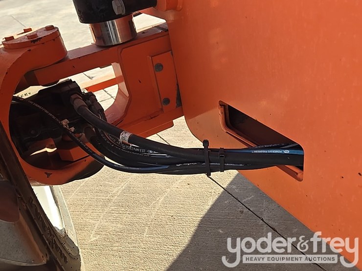 2014-jlg-800aj-image-22