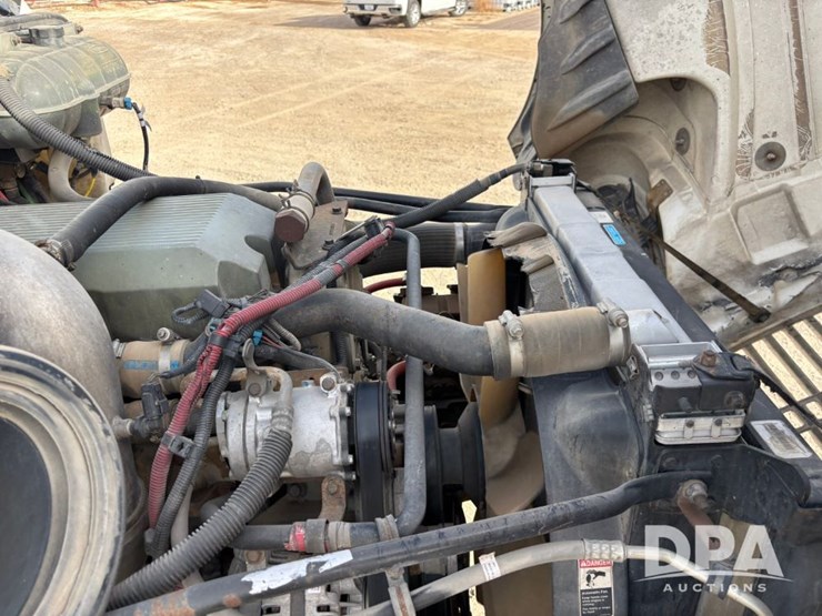 2006-freightliner-day-cab-truck-(gp12099,-unit-802)-image-70