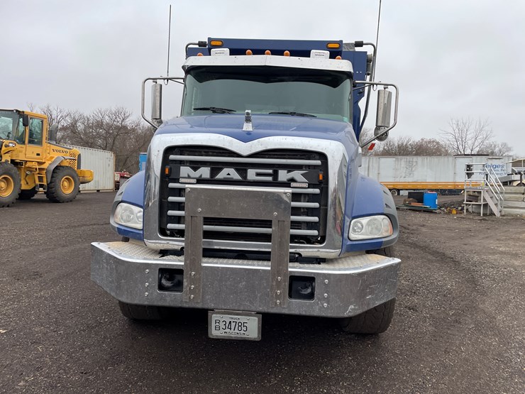 #1059-•-2021-mack-gr104b-quad-axle-dump-truck-(title-in-delay)-image-2