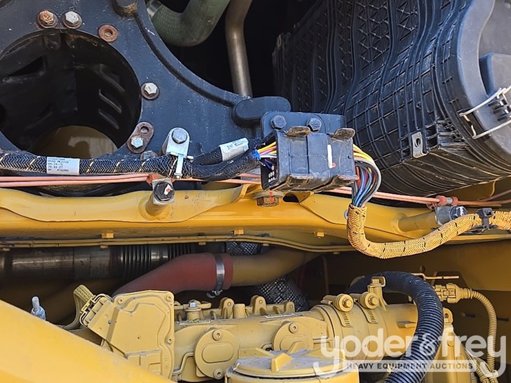 2016-caterpillar-120m2-image-152