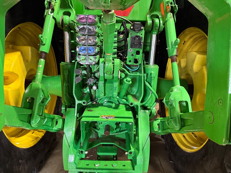 john-deere-r-image-8