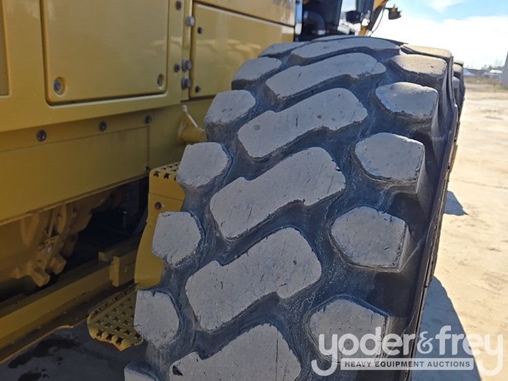 2016-caterpillar-120m2-image-32