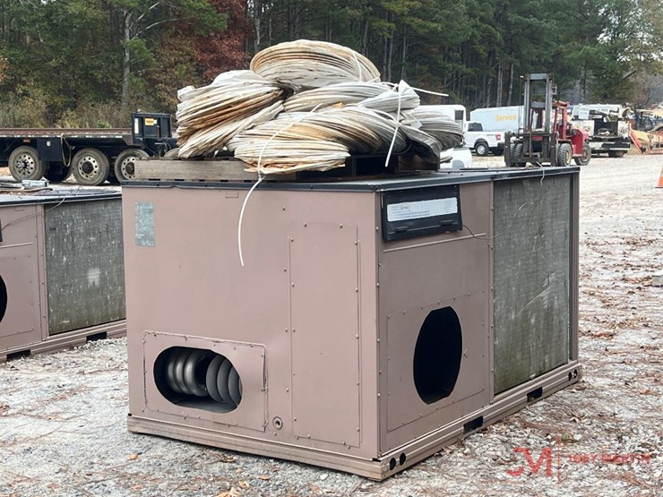 commercial-ac-unit-w/-flex-duct-image-3