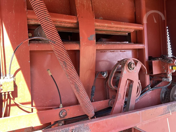 1980-hesston-4900-image-32