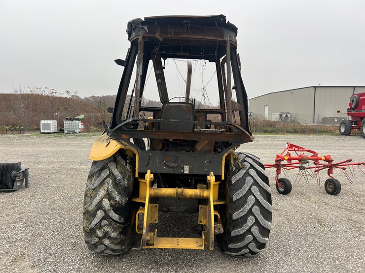 new-holland-u80b-image-6