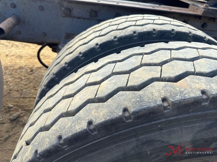 1997-kenworth-day-cab-truck-tractor-image-6