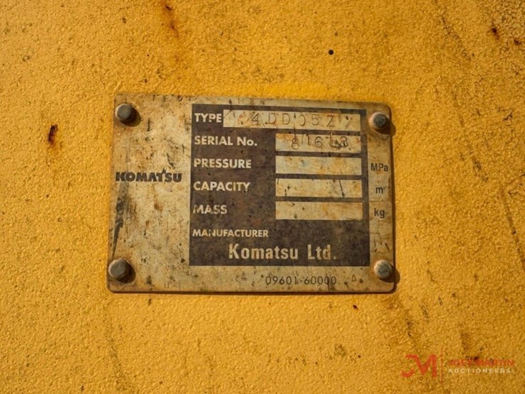 2013-komatsu-d155ax-6-image-5