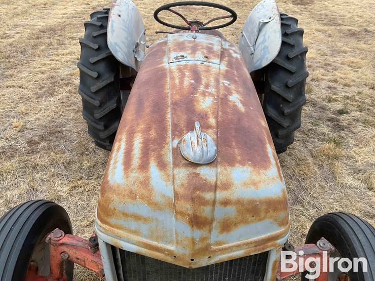 1950-ford-8n-image-17