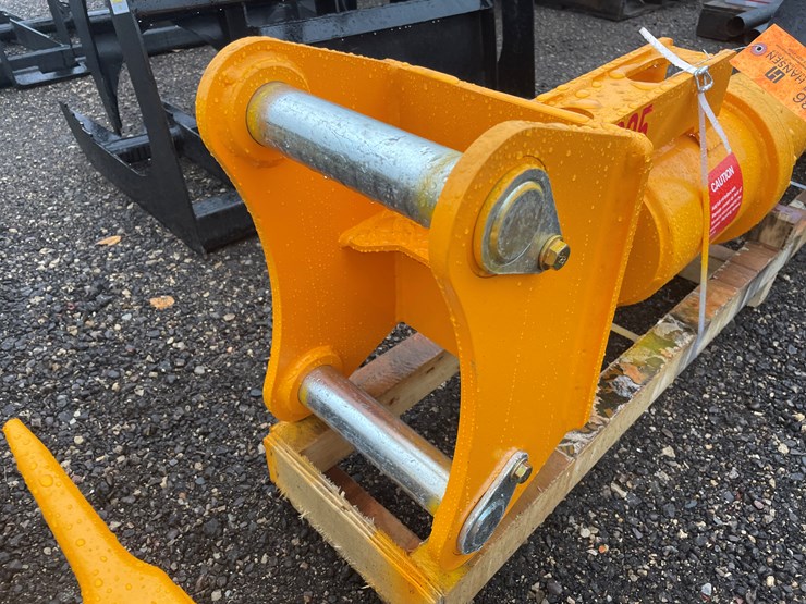 caterpillar-305-image-4