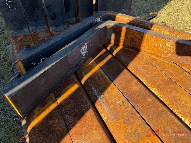 (2)-48"-x-5"-forklift-forks-image-3