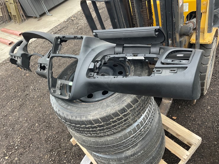 2015-dodge-caravan-image-5