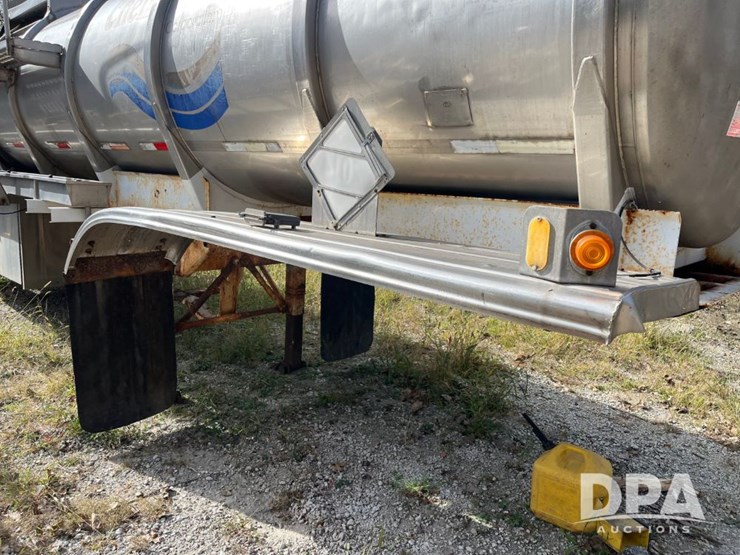 1982-heil-trailer-image-19