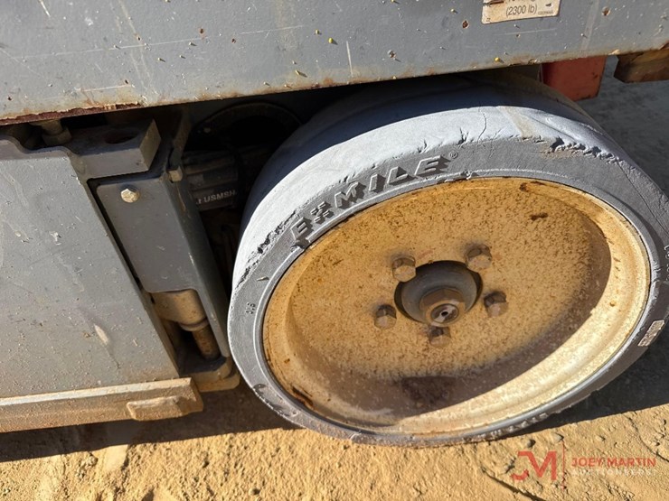 2014-skyjack-sjiii4626-image-11