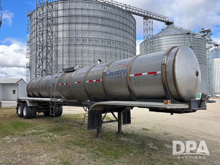 1974-heil-trailer-image-17