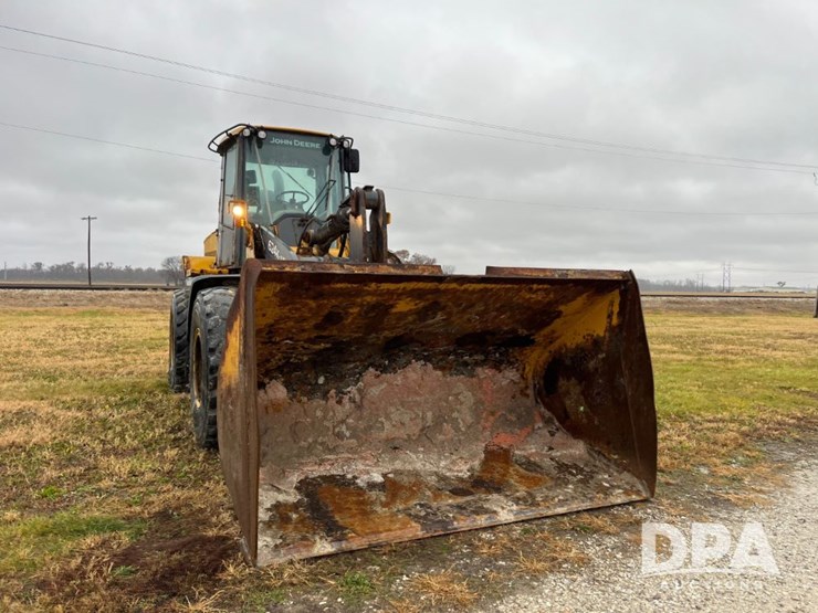 2017-deere-624k-image-4