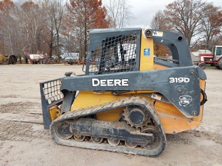 deere-319d-image-7