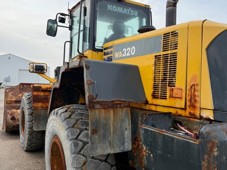 2009-komatsu-wa320-image-3