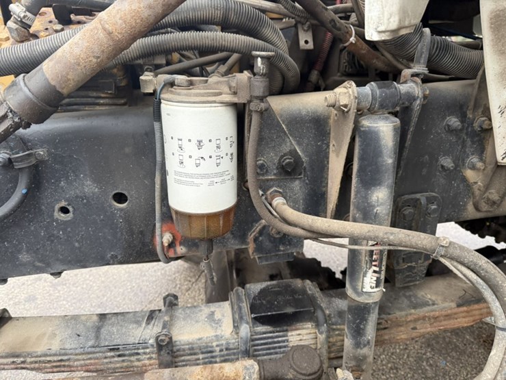 2002-caterpillar-3126-image-17