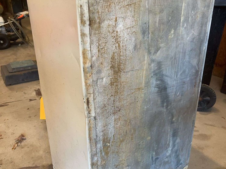 antique-refrigerator-with-ice-box-image-6