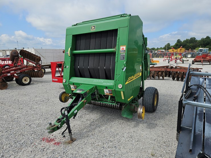 2001-john-deere-567-image-13