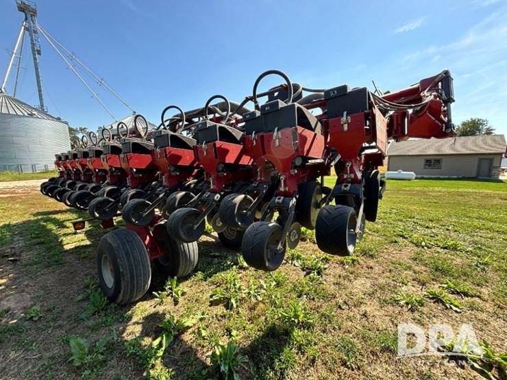 2012-case-ih-1240-image-12