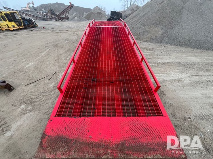 dura-ramp-portable-loading-dock-(gp12115)-image-24
