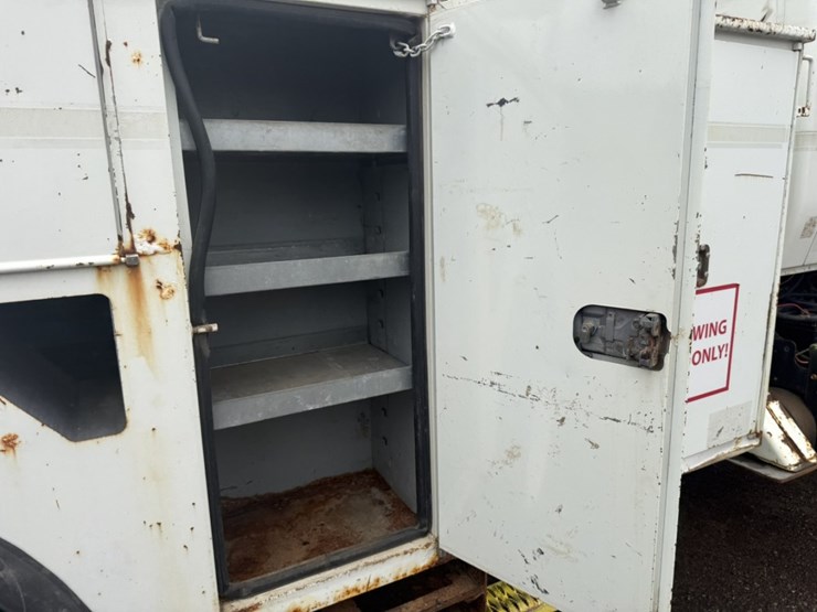 2006-international-7300-image-36