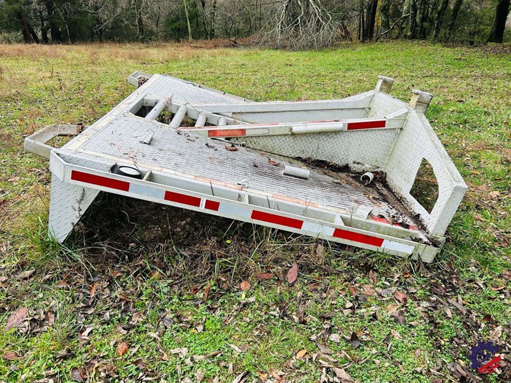 aluminum-7ft-flatbed-truck-body-image-6