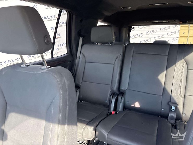 2023-chevrolet-tahoe-image-19