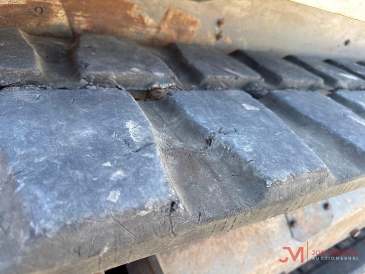 2019-takeuchi-tl8-image-12