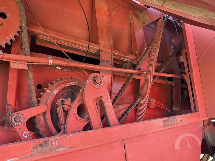 1980-hesston-4900-image-30