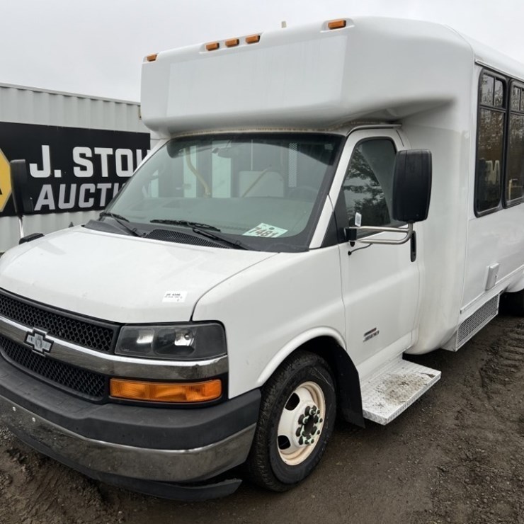 2014 Chevrolet Express Paratransit Bus